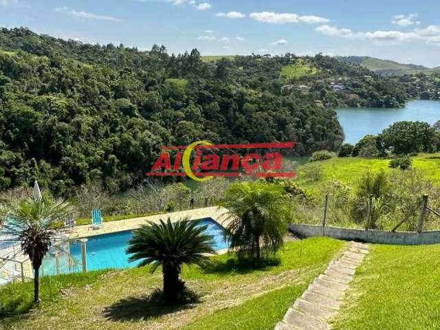 Linda Chácara com Piscina e Acesso para a Represa de Igaratá