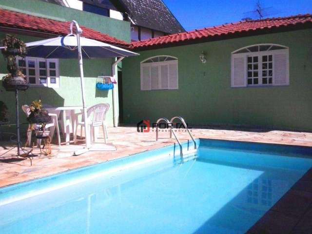 Casa com 3 dormitórios à venda, 140 m² por R$ 800.000,00 - Granja Viana - Carapicuíba/SP