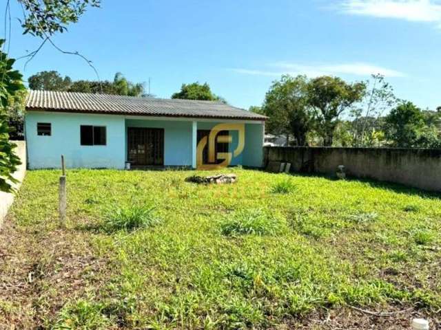 Ótima Casa Nova com Amplo Terreno apenas 500 mts do Mar