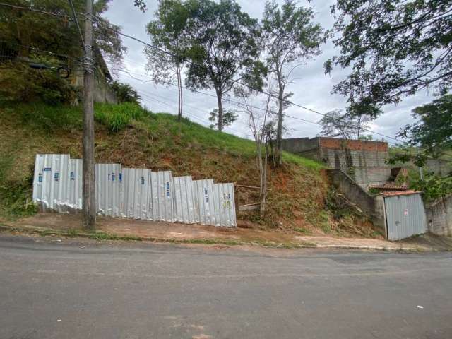 Terreno à venda na Rua José Romão Guedes, Granbery, Juiz de Fora, 683 m2 por R$ 549.000