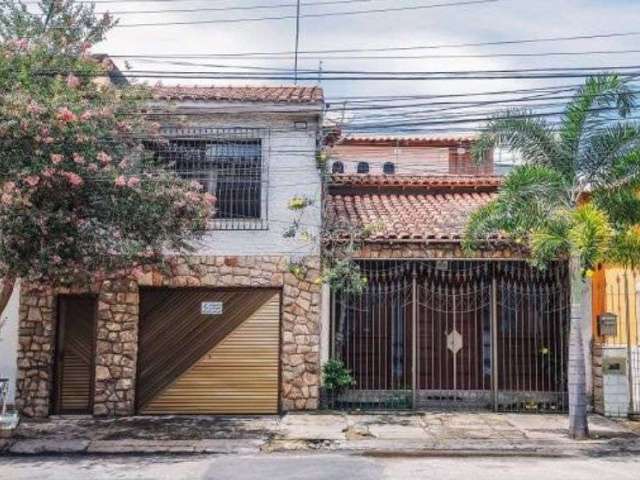 Casa com 3 quartos à venda na Rua Antônio Lagrota, Mariano Procópio, Juiz de Fora, 185 m2 por R$ 820.000