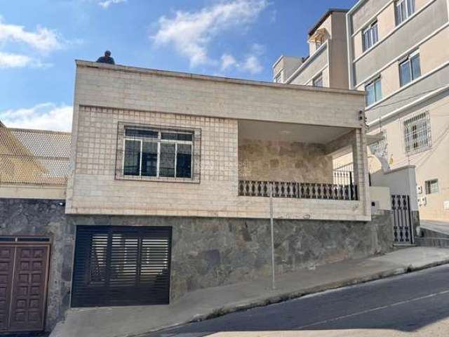 Casa com 3 quartos à venda na Rua Batista de Oliveira, Centro, Juiz de Fora, 247 m2 por R$ 1.490.000