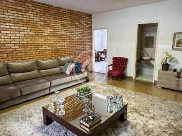 Casa com 4 Quartos e 4 banheiros à Venda, 370 m² por R$ 1.250.000 codigo: 99237