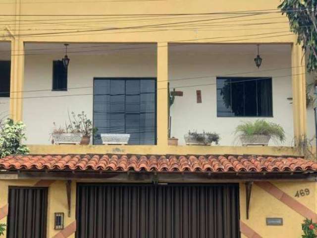 Casa com 3 dormitórios à venda, 210 m² por R$ 600.000,00 - Jardim dos Alfineiros - Juiz de Fora/MG