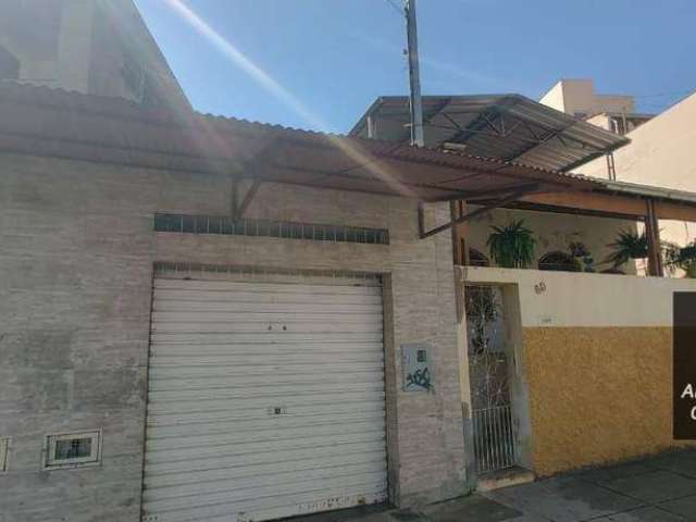 2 Casas com 4 dormitórios (ao todo)  à venda, 273 m² por R$ 380.000 - Marumbi - Juiz de Fora/MG