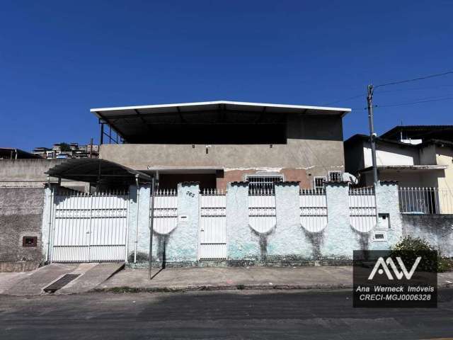 EXCELENTE CASA NO BAIRRO SÃO JUDAS TADEU , JUIZ DE FORA/MG - À VENDA POR R$ 380.000,00. COM  300m² - 04 DORMITÓRIOS.