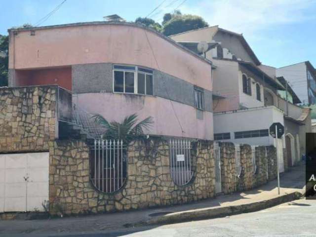 2 Casas + Kitnet com 7 dormitórios (ao todo) à venda, 195 m² por R$ 327.000 - São Bernardo - Juiz de Fora/MG