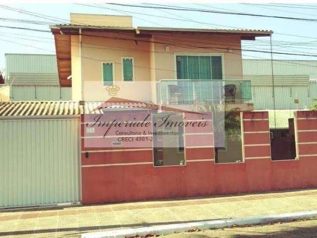 Imperdível oportunidade: Casa à venda na Barra do Rio, Itajaí-SC, com 4 quartos, 1 suíte, 5 banheiros, 3 vagas de garagem e 245m² de área.