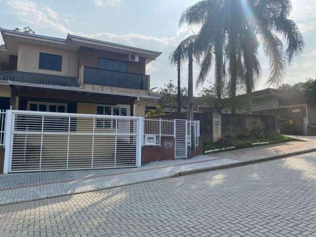 CASA no BOEHMERWALD com 3 quartos para LOCAÇÃO, 130 m²