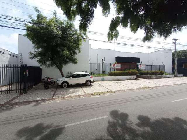 Prédio Comercial com área total 1000m², 23 salas.