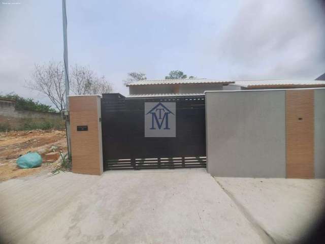 Casa para Venda em Maricá, Cajueiros (Itaipuaçu), 2 dormitórios, 1 suíte, 1 banheiro, 2 vagas