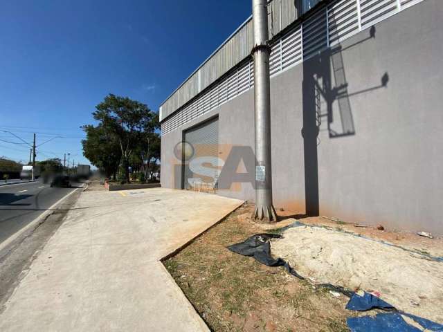 Galpão Comercial; com frente para duas vias; na Av. Major Pinheiro Fróes, em Suzano/SP.