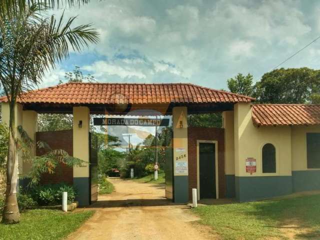 Sobrado com 4 quartos, sendo 1 suíte; 4 vagas; piscina; dentro de condomínio em Suzano/SP.