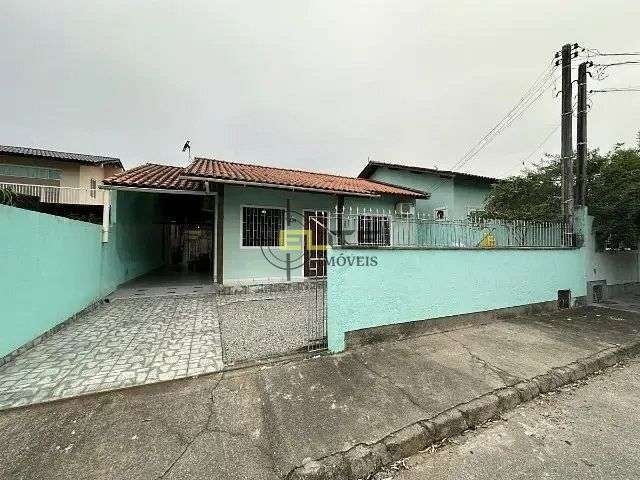 Casa à venda, com 02 dormitórios, área gourmet com churrasqueira no São Sebastião - Palhoça