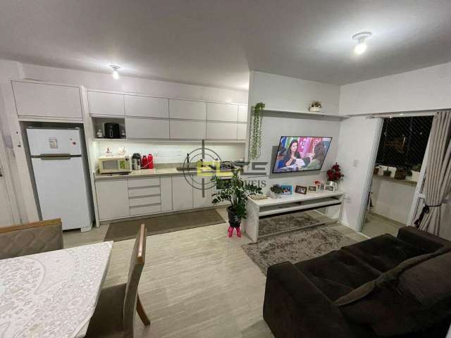 Apartamento à venda, semi-mobiliado de 02 dormitórios, sacada com churrasqueira no Real Parque - Sã