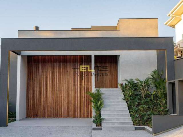 Casa  à venda, com 3 dormitórios, sendo 3 suítes master com closet na Pedra Branca, em Palhoça/SC