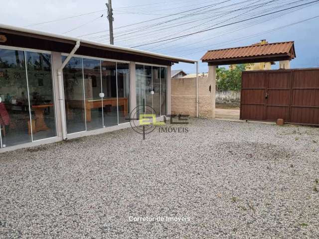 Casa de 4 dormitórios, SEMI-MOBILIADA, na Passagem do Maciambu/Palhoça.