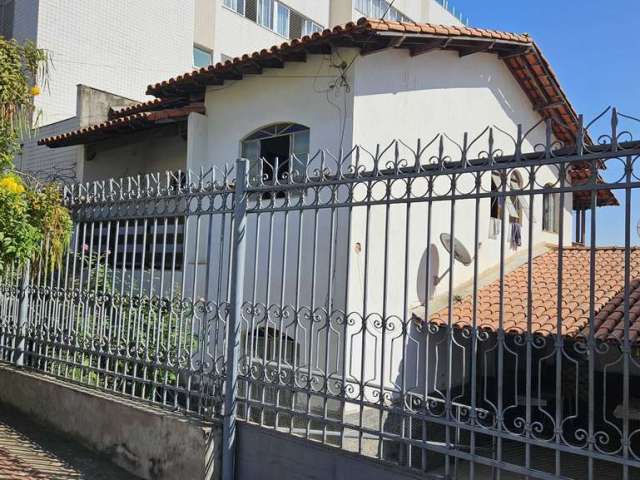 Casa com 4 quartos à venda em Belo Horizonte