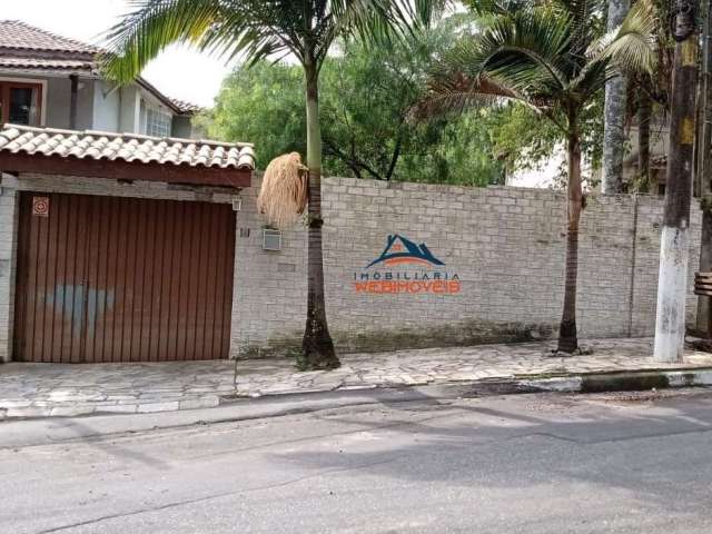 Casa com 3 quartos à venda na Rua Iris Memberg, 980, Vila Jovina, Cotia, 220 m2 por R$ 650.000