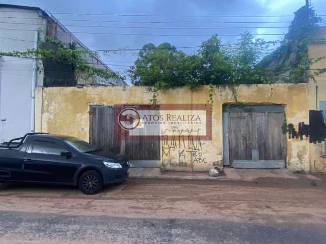 OPORTUNIDADE EXCLUSIVA. Zoneamento ZEU, Vendo Casa Antiga em um terreno de 220m2  no Jardim Jabaquara - SP Por R$ 550.000. Aproveite.