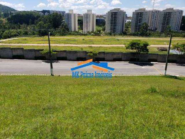 Terreno com 640m² em Condomínio -  TAMBORÉ.