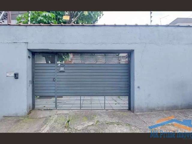 Excelente casa com 5 dormitórios sendo 2 suítes e 8 vagas de garagem.