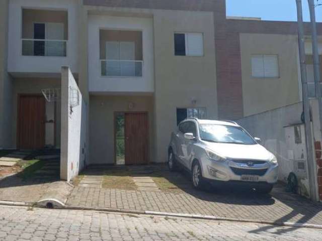 Casa com 03 dormitórios sendo 1 suite vaga para 2 carros - Financia