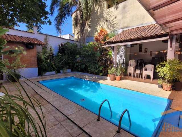 Linda Casa com piscina, jardim das Flores, Osasco, São Paulo.