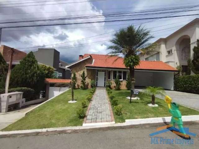 Linda Casa no Condomínio Melville com 4 dormitórios e 2 suítes.