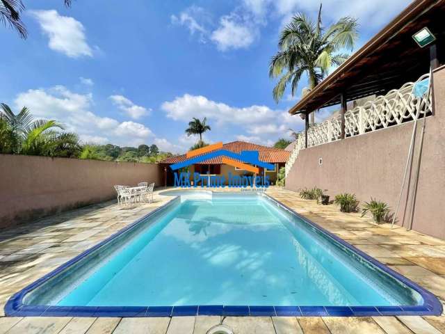 Casa Térrea com 3 suítes e piscina, Cond Chácara dos Lagos - Granja Viana.