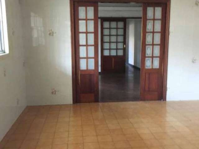 Casa Assobradada com 3 Dormitórios na Vila Osasco/ Residencial ou Comercial