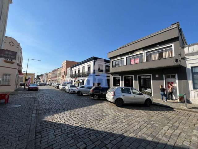 Casa e Sala Comercial de Esquina na Baía da Babitonga à Venda