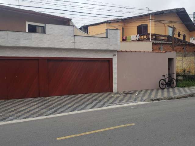 Lindo Sobrado de 206m² á venda com 03 Dormitórios sendo  01 Suítes,  Bairro dos Casa - São Bernardo do Campo