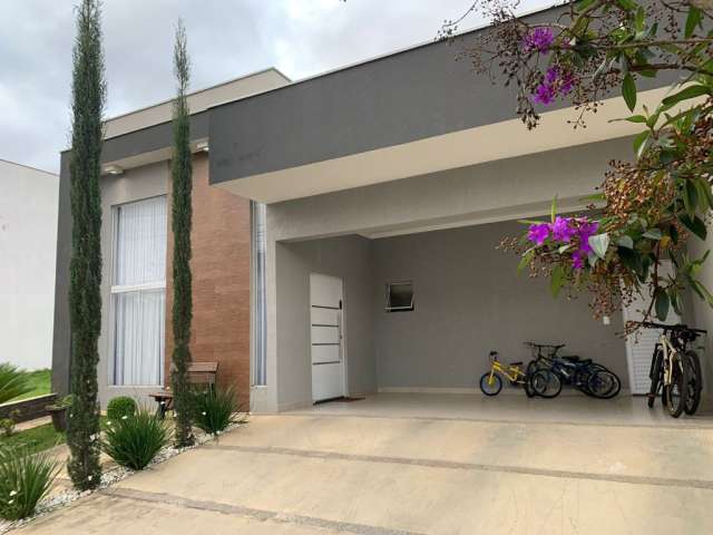 Linda  Casa Térrea de  180m² à venda no excelente  Condomínio   Fechado  Villa do Bosque -  Sorocaba - SP.