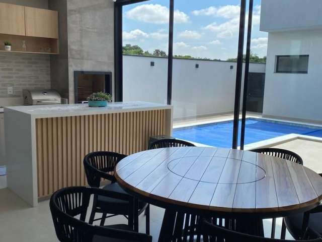 Linda Casa Térrea de  197m² à venda no excelente  Condomínio  Fechado London Park em  Indaiatuba- SP.