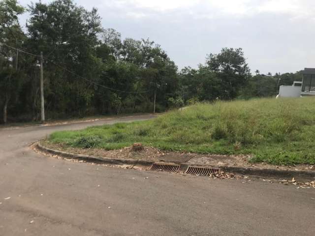 Ótima Oportunidade: Terreno de Esquina, em Condomínio Fechado Portaria 24hs  Solares Resort de  479m2,  em Boituva - SP