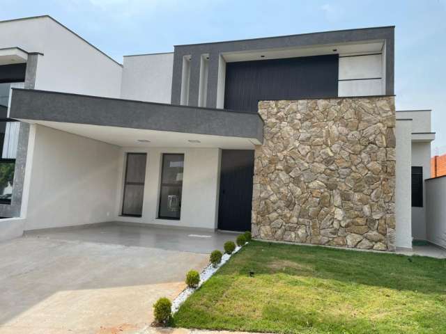 Linda Casa Térrea em Condomínio Fechado, de 112m², de Área Construída, e Terreno de 184m², no Condomínio Terras de São Francisco em Sorocaba - SP.