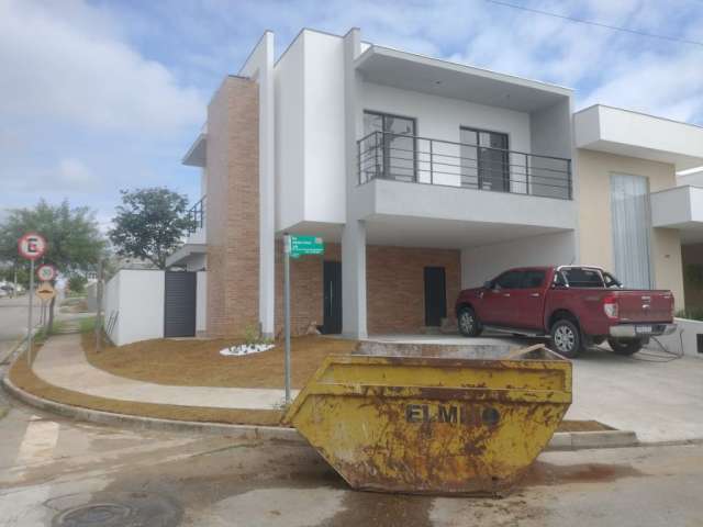 Linda Casa Térrea de 162m² de área Construída à venda no excelente Condomínio Fechado Terra de São Francisco - Sorocaba - SP.