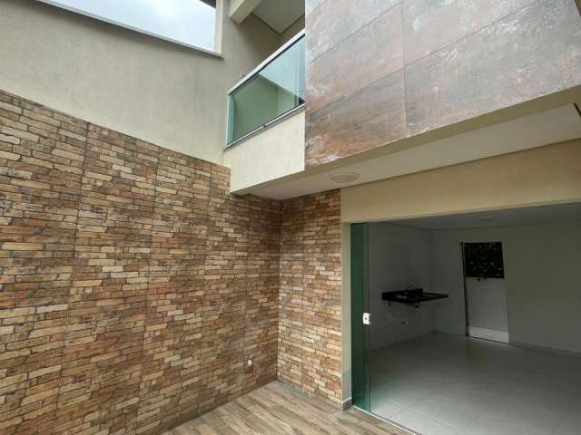 Lindo Sobrado com 03 Dormitórios  à Venda,  114m² no Bairro  Jerusalém  em São Bernardo do Campo - SP