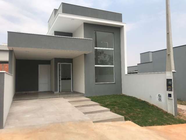 Linda Casa Térrea em Condomínio Fechado Reserva dos Ypês  com 126m2  de Área Construída em  Tatuí - SP