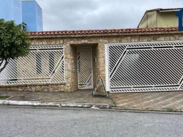 Linda Casa Térrea com 04 Dormitórios Sendo 03 Suítes, à venda com 298m² de Área Construída , no Bairro Parque dos Pássaros em São Bernardo do Campo - SP