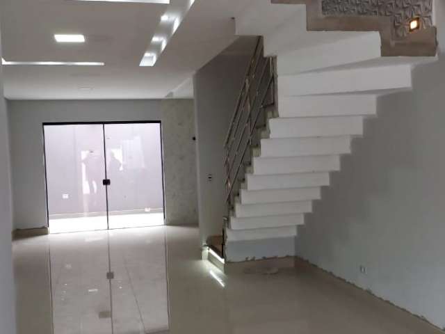 Lindo Sobrado de 165m² á Venda no Excelente Bairro Vila Rosa - São Bernardo do Campo.