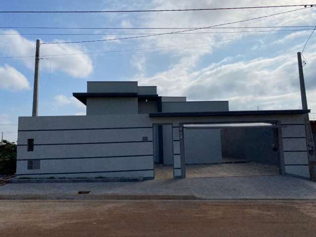 Linda Casa Térrea com 132m2, com 3 Dormitórios sendo 01 Suítes, Valor 630.Mil.