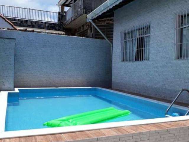 Ótima casa com 3 Dorm sendo 1 suíte com Piscina