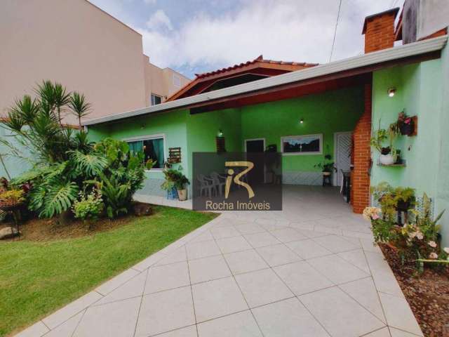 Casa com 3 dormitórios à venda, 179 m² por R$ 700.000,00 - Centro - Peruíbe/SP