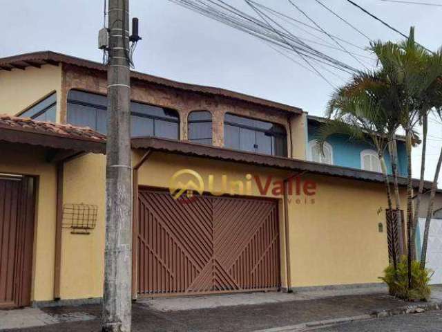 Casa com 4 dormitórios à venda, 200 m² por R$ 820.000 - Parque São Cristóvão - Taubaté/SP