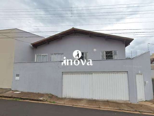 Casa à venda, 3 quartos, 1 suíte, 4 vagas, Abadia - Uberaba/MG