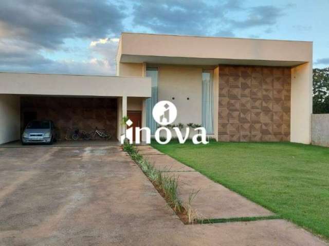 Casa Condomínio à venda, 3 quartos, 3 suítes, 8 vagas, Lago do Jockey, Condomínio - Uberaba/MG