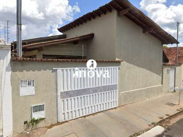 Casa à venda, 3 quartos, 1 suíte, 2 vagas, Espírito Santo - Jardim - Uberaba/MG