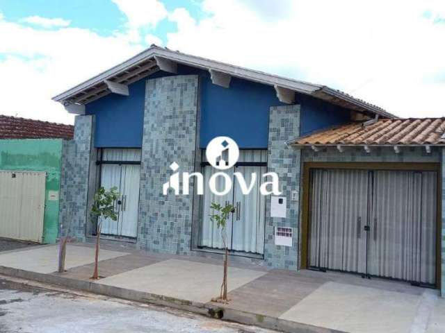 Casa à venda, 2 quartos, 2 vagas, Fabrício - Uberaba/MG